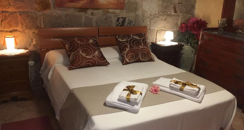 suite bedroom domus de janas bed&breakfast in gonnesa bed & breakfast domus de janas bedroom