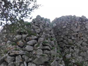 esterni-nuraghe-arrubiu-orroli-sandalia-racconta-blog