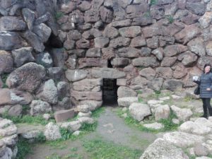 nuraghe-arrubiu-orroli-scorcio-sandalia-racconta-blog