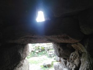 visita-al-nuraghe-arrubiu-di-orroli-sandalia-racconta-blog